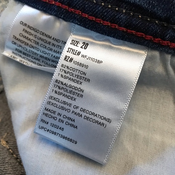 Wallflower Bermuda Shorts NEW Womens Plus Size 20 Denim Blue Legendary Fit Belt - Picture 5 of 10